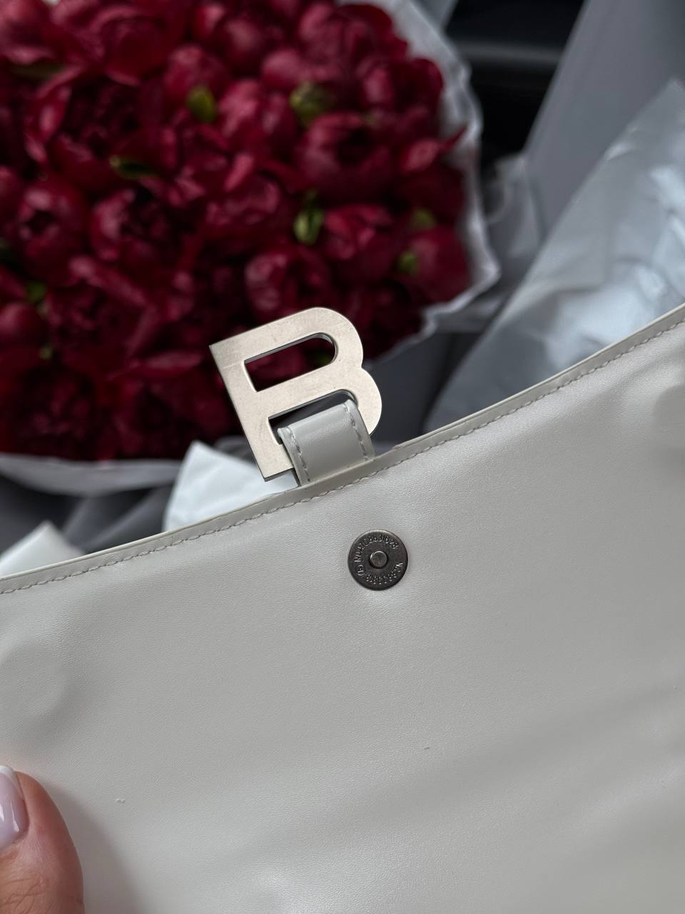 Balenciaga Hourglass Handbag Small in Crocodile Embossed Calfsk White - 12