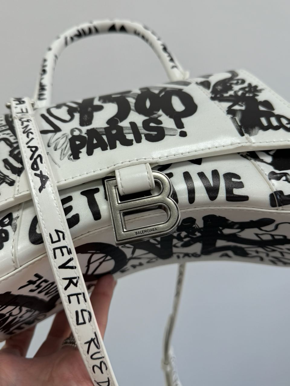 Balenciaga Hourglass Small Handbag Graffiti in White - 12