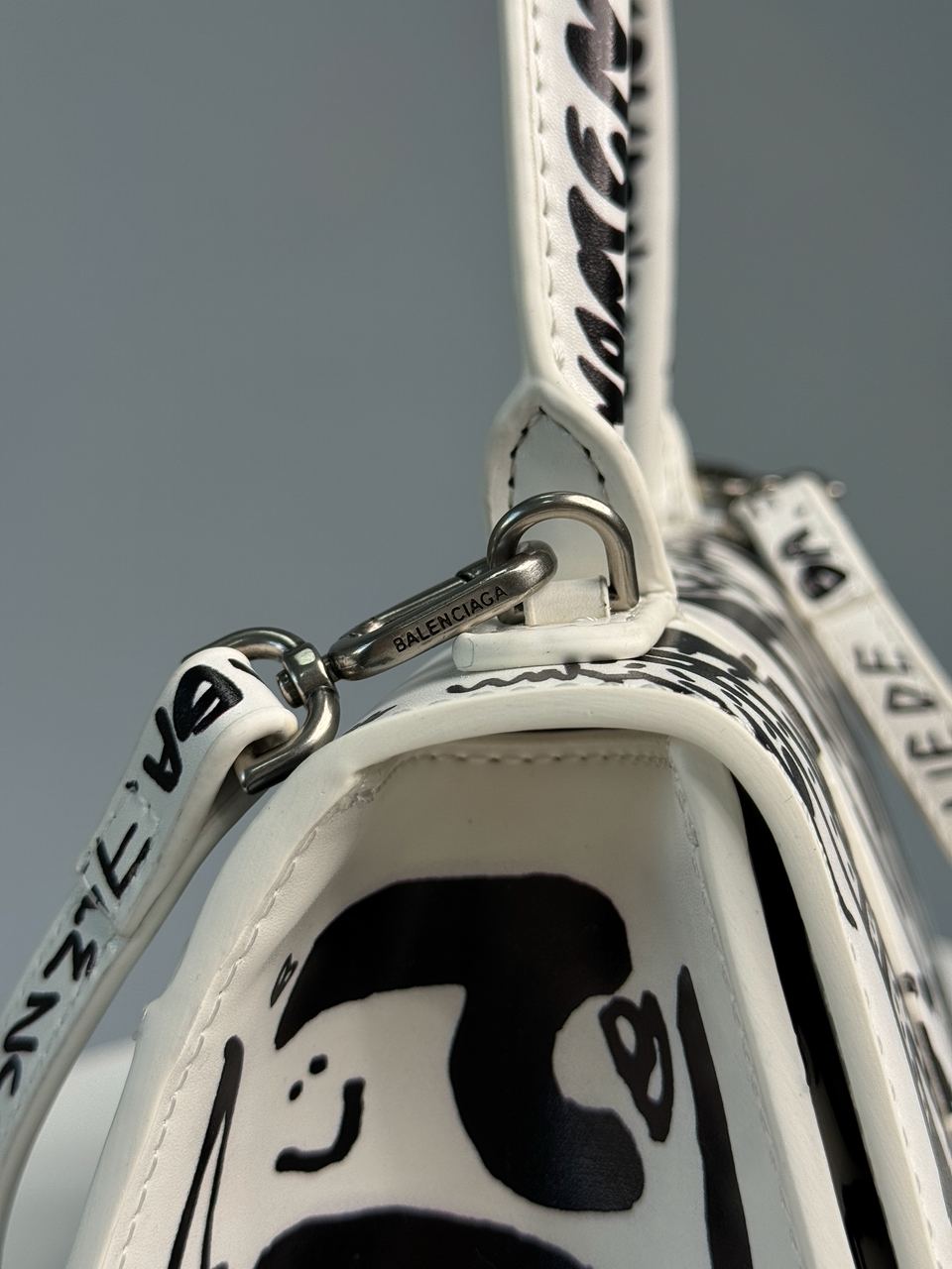 Balenciaga Hourglass Small Handbag Graffiti in White - 21