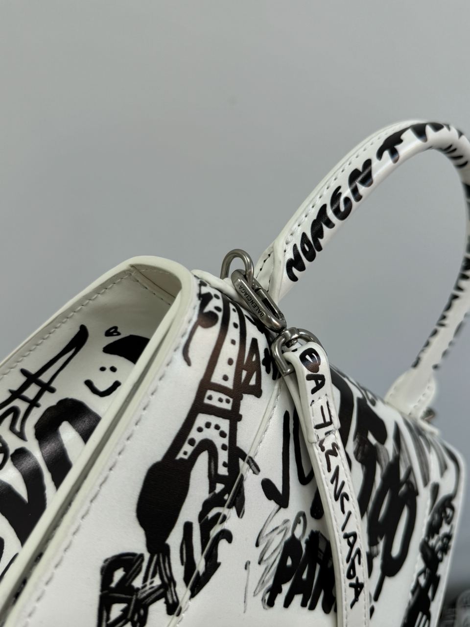 Balenciaga Hourglass Small Handbag Graffiti in White - 22