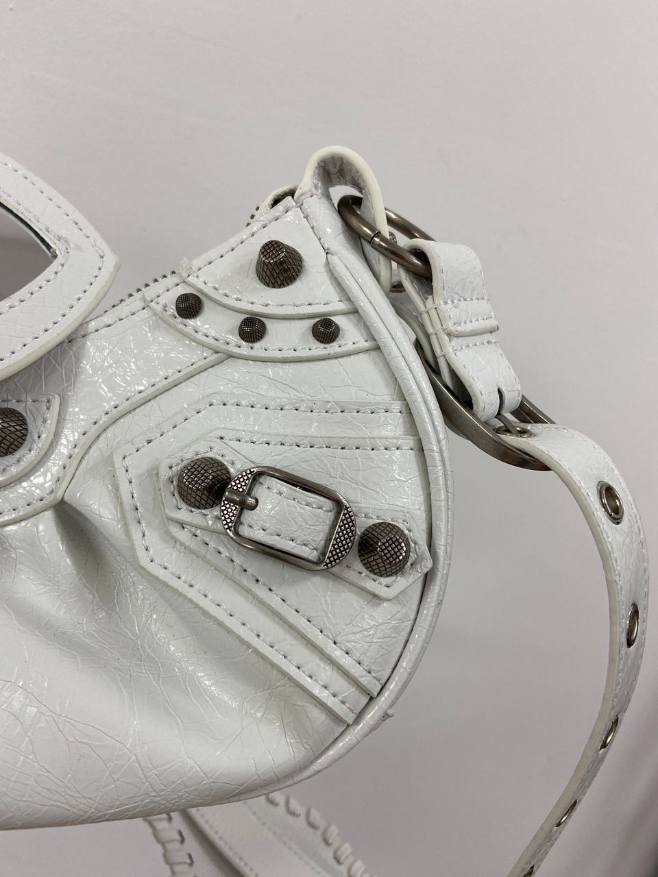 Balenciaga Le Cagole XS Shoulder Bag White - 11