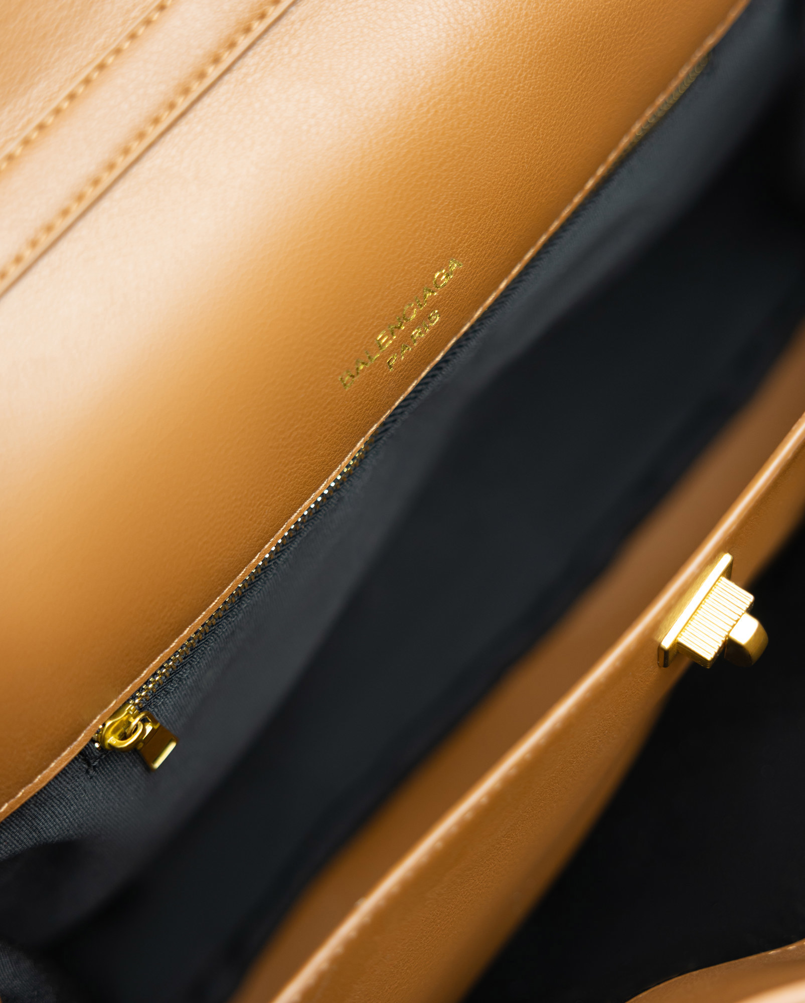 Balenciaga Rodeo Large Suede Ginger/Gold - 9