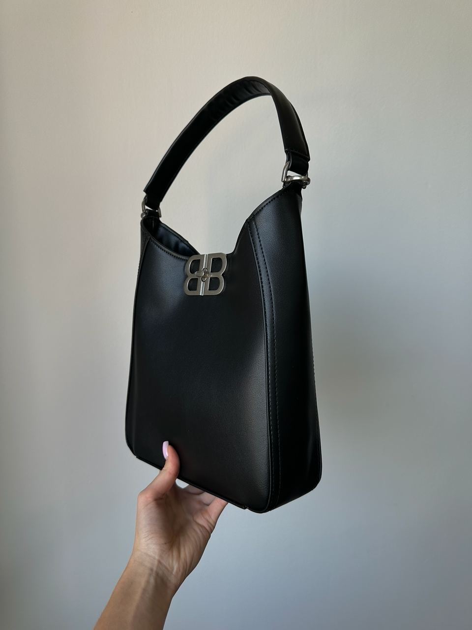 Balenciaga Soft Hobo Bag in Black Peach Calfskin, aged-silver hardware - 4