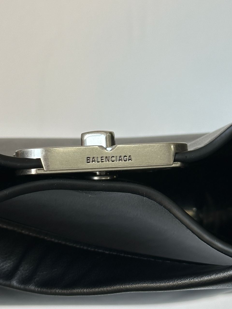 Balenciaga Soft Hobo Bag in Black Peach Calfskin, aged-silver hardware - 7