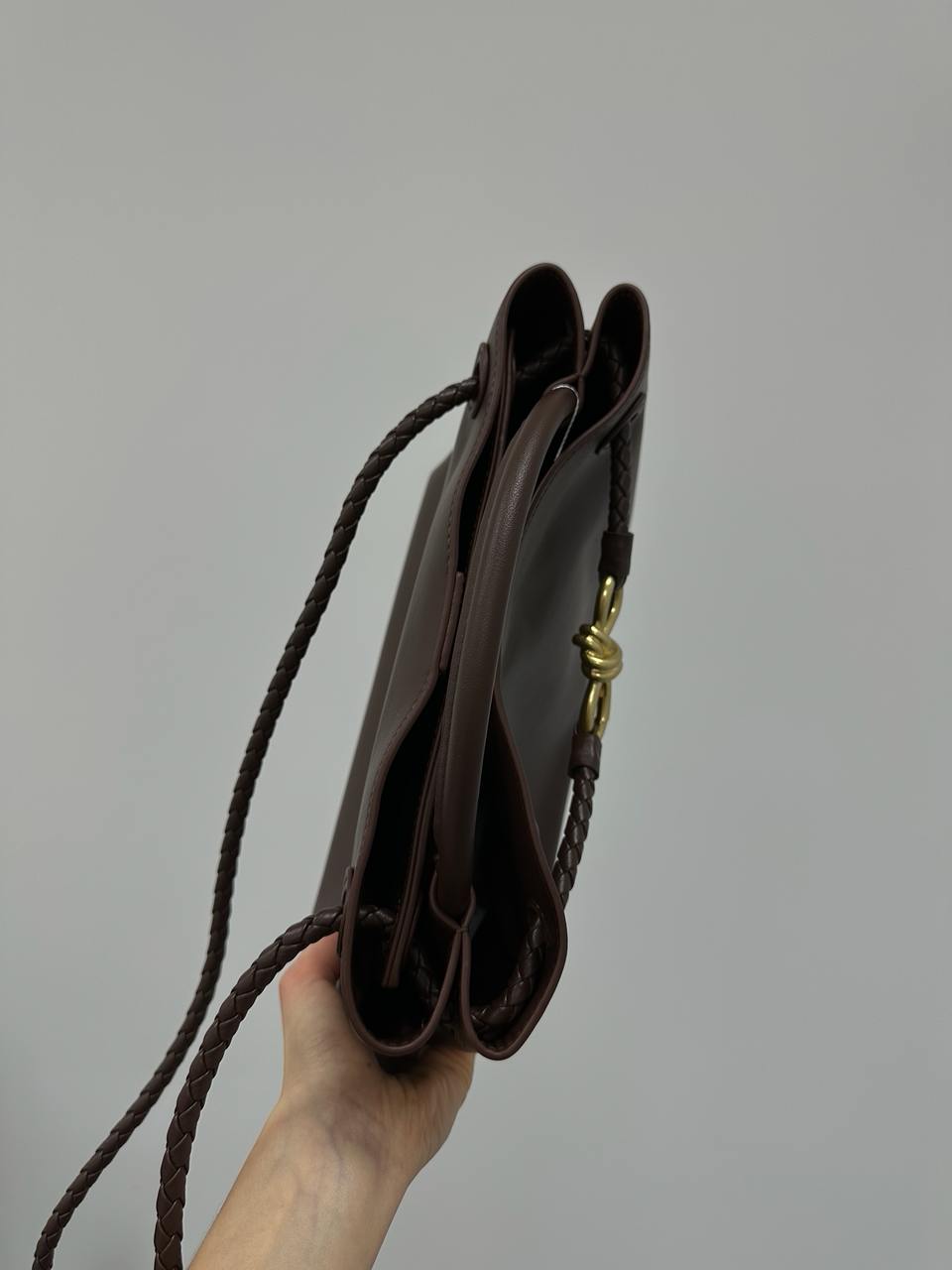 Bottega Veneta Andiamo Medium Leather Tote Bag in Brown - 11