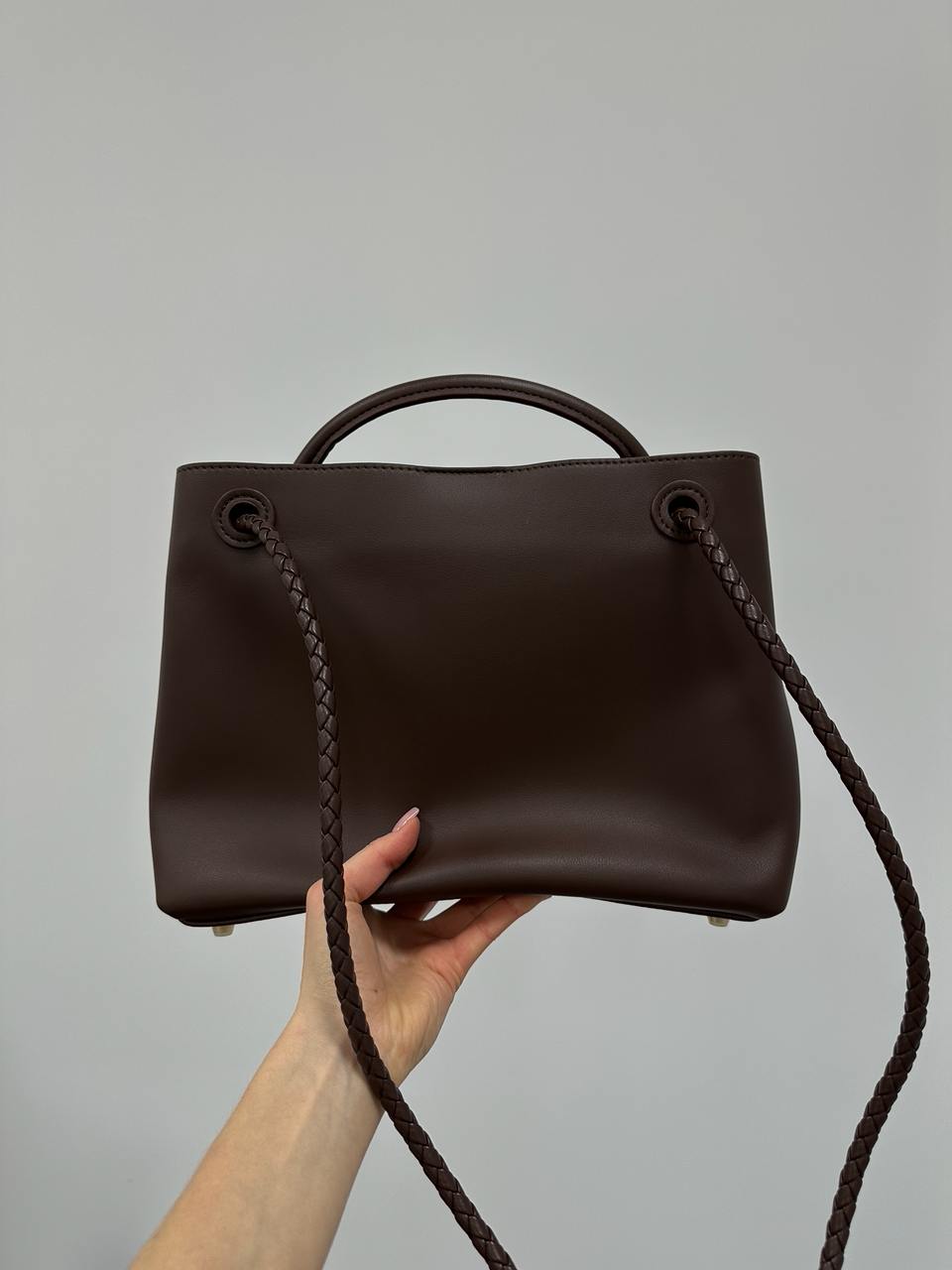 Bottega Veneta Andiamo Medium Leather Tote Bag in Brown - 7