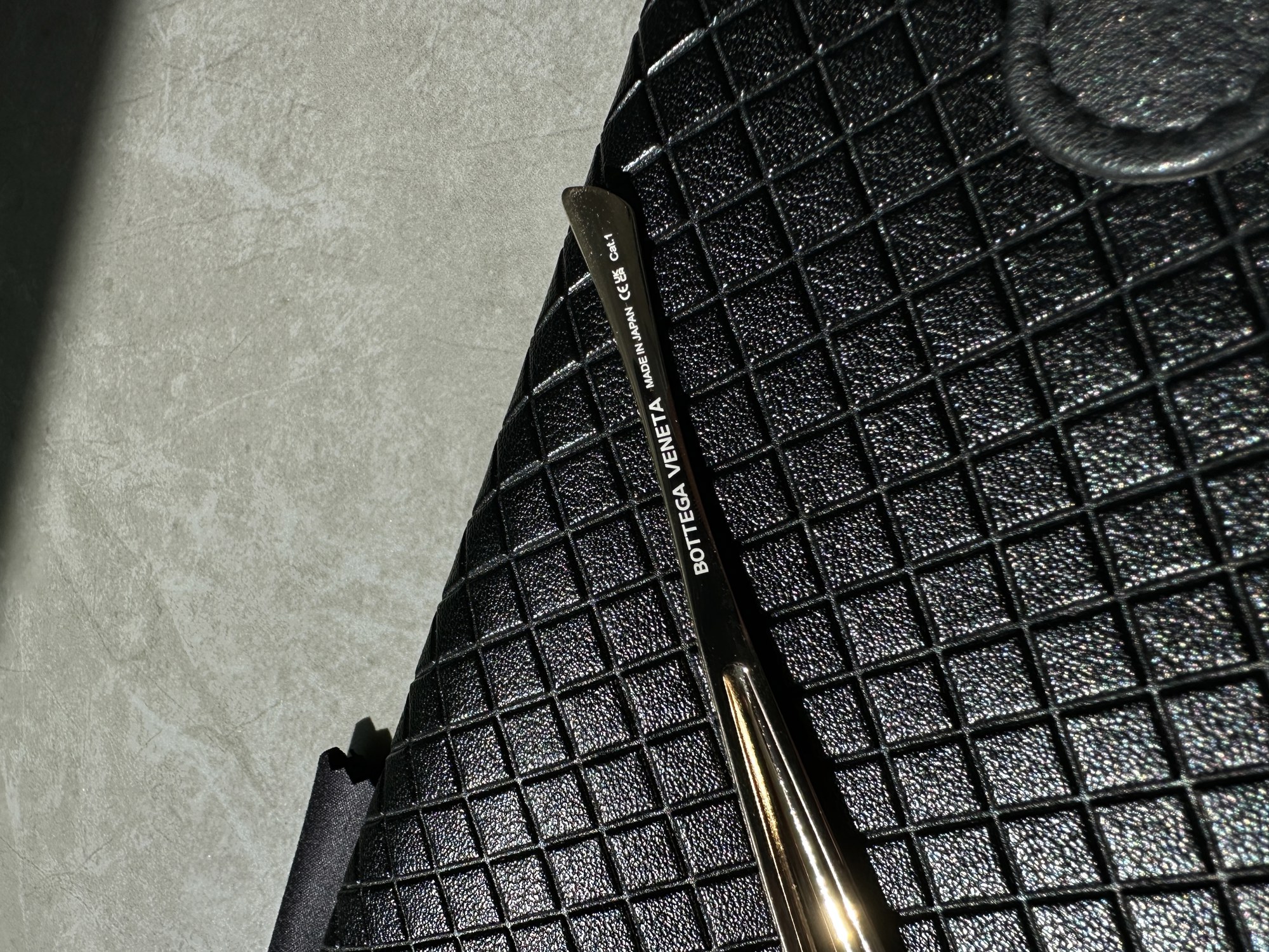 Bottega Veneta Black/Gold BV1386S 003 - 14