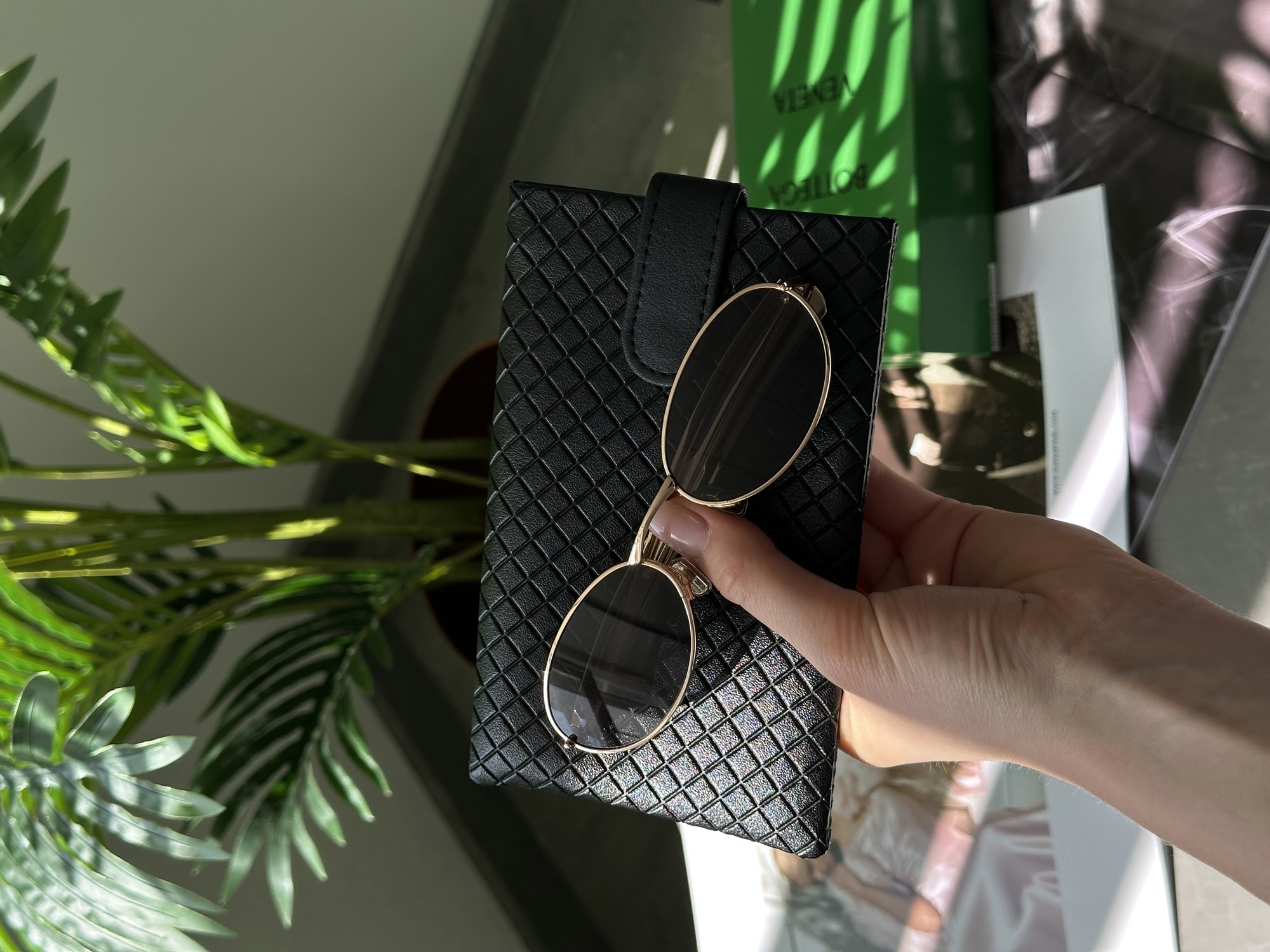 Bottega Veneta Black/Gold BV1386S 003 - 4