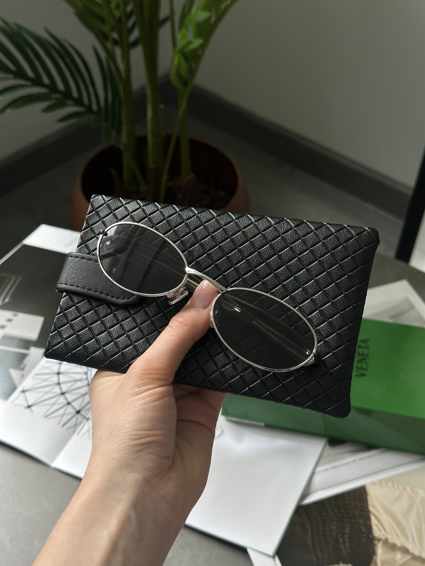 Bottega Veneta Black/Silver BV1386S 001 - 4