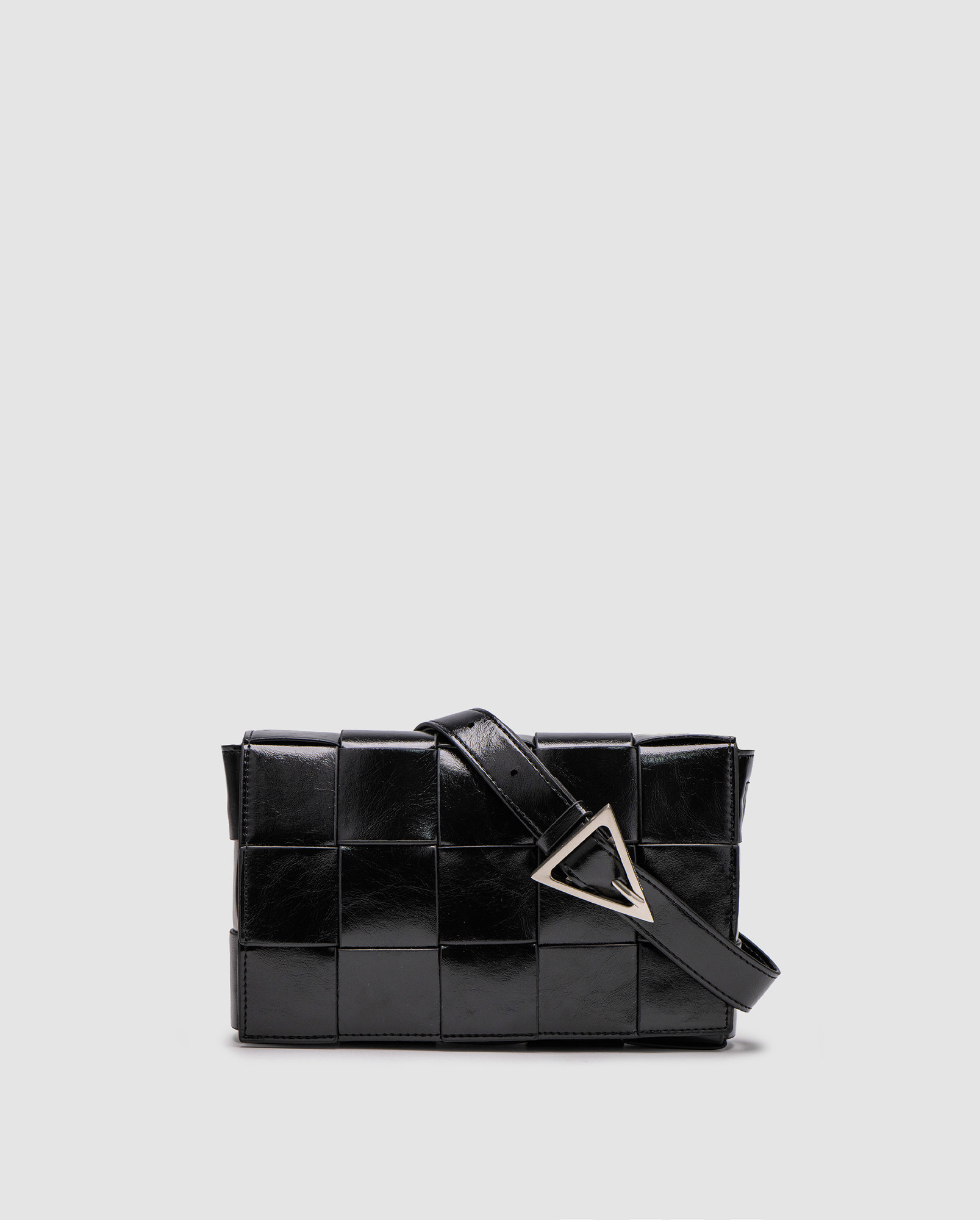 Bottega Veneta Cassette in Intrecciato Leather Black