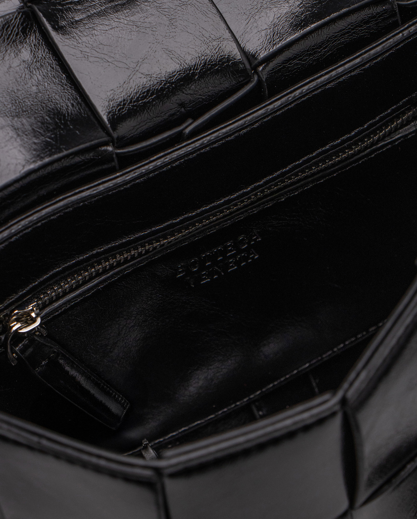 Bottega Veneta Cassette in Intrecciato Leather Black - 5