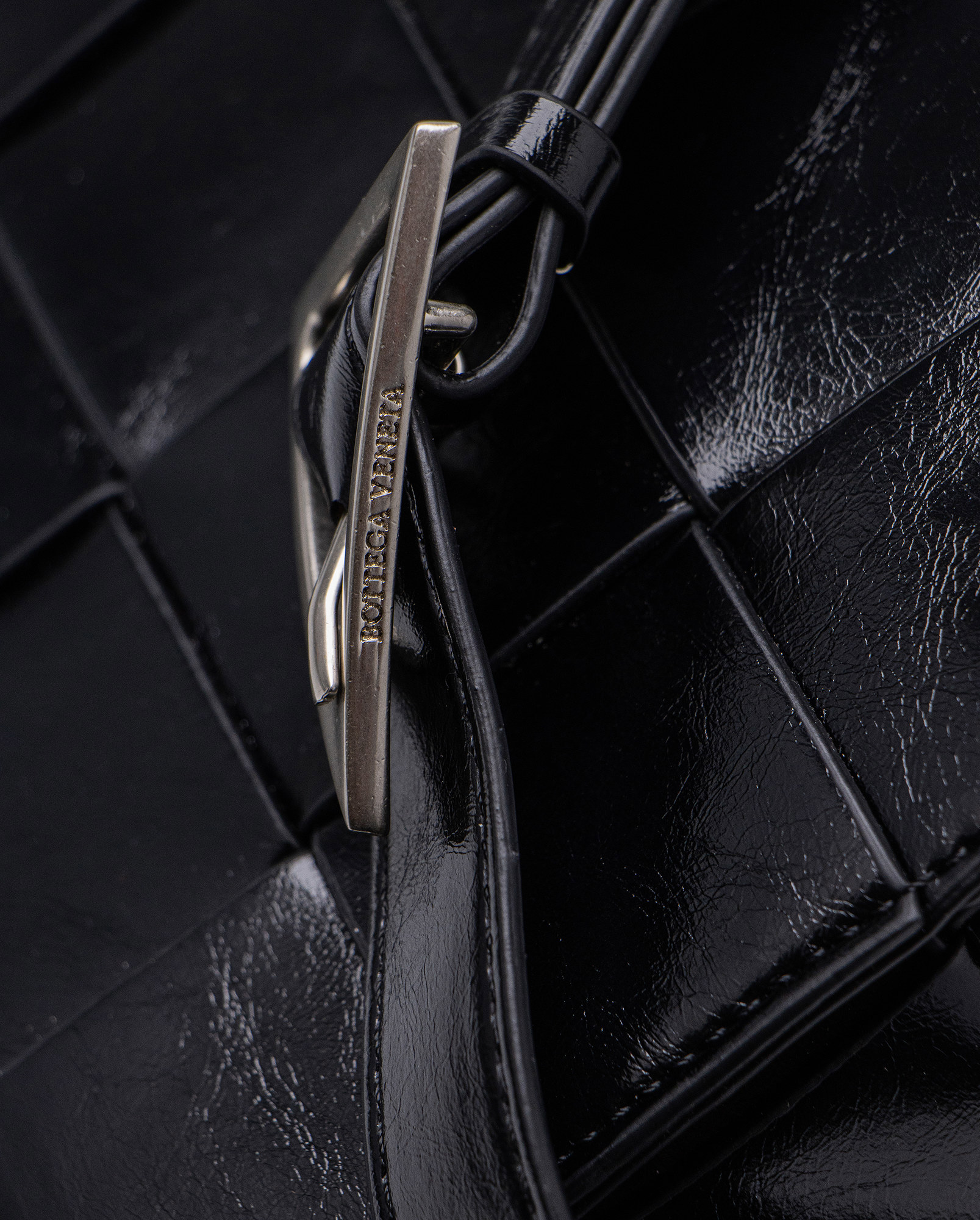 Bottega Veneta Cassette in Intrecciato Leather Black - 4