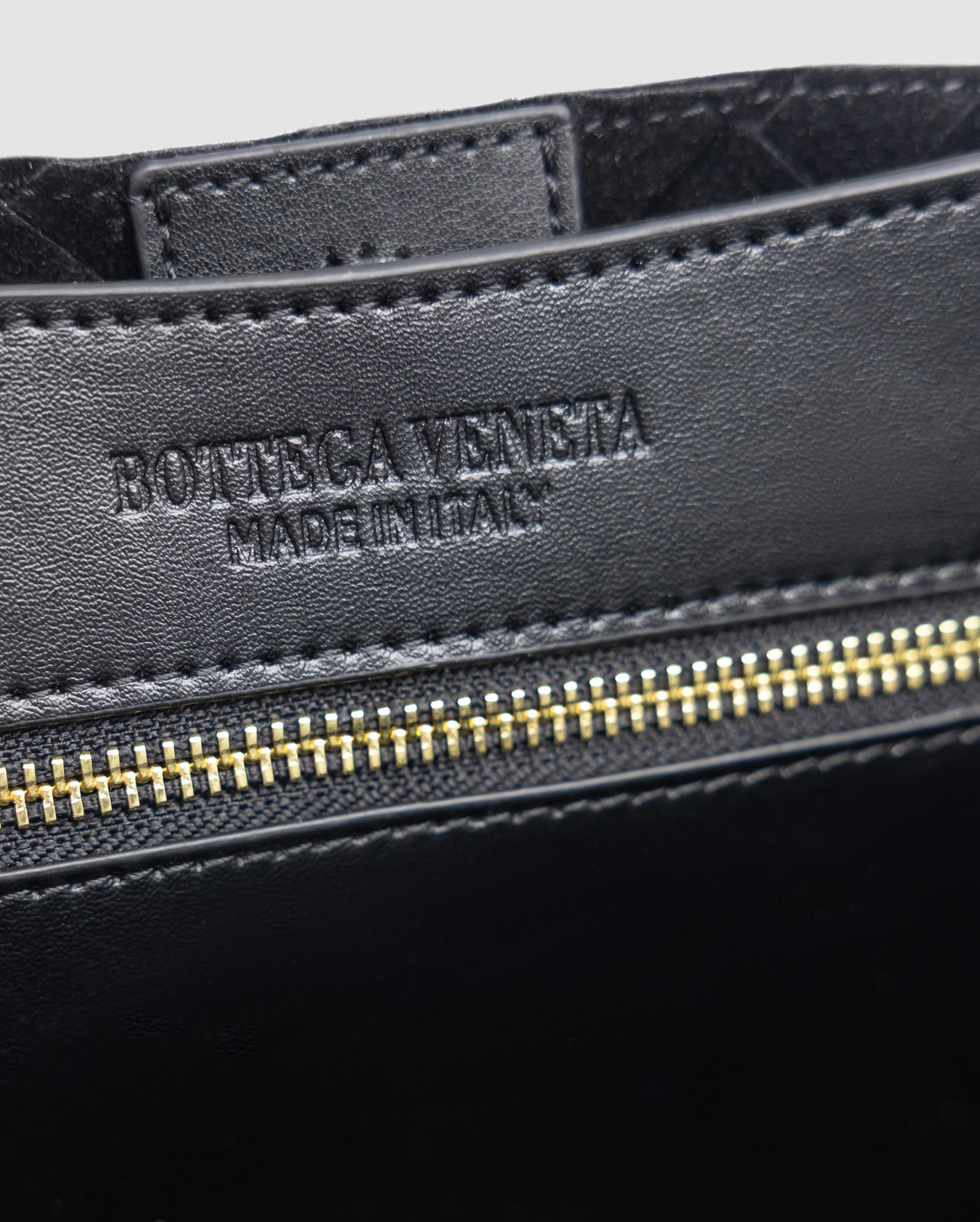 Bottega Veneta Small Andiamo Suede Black - 6