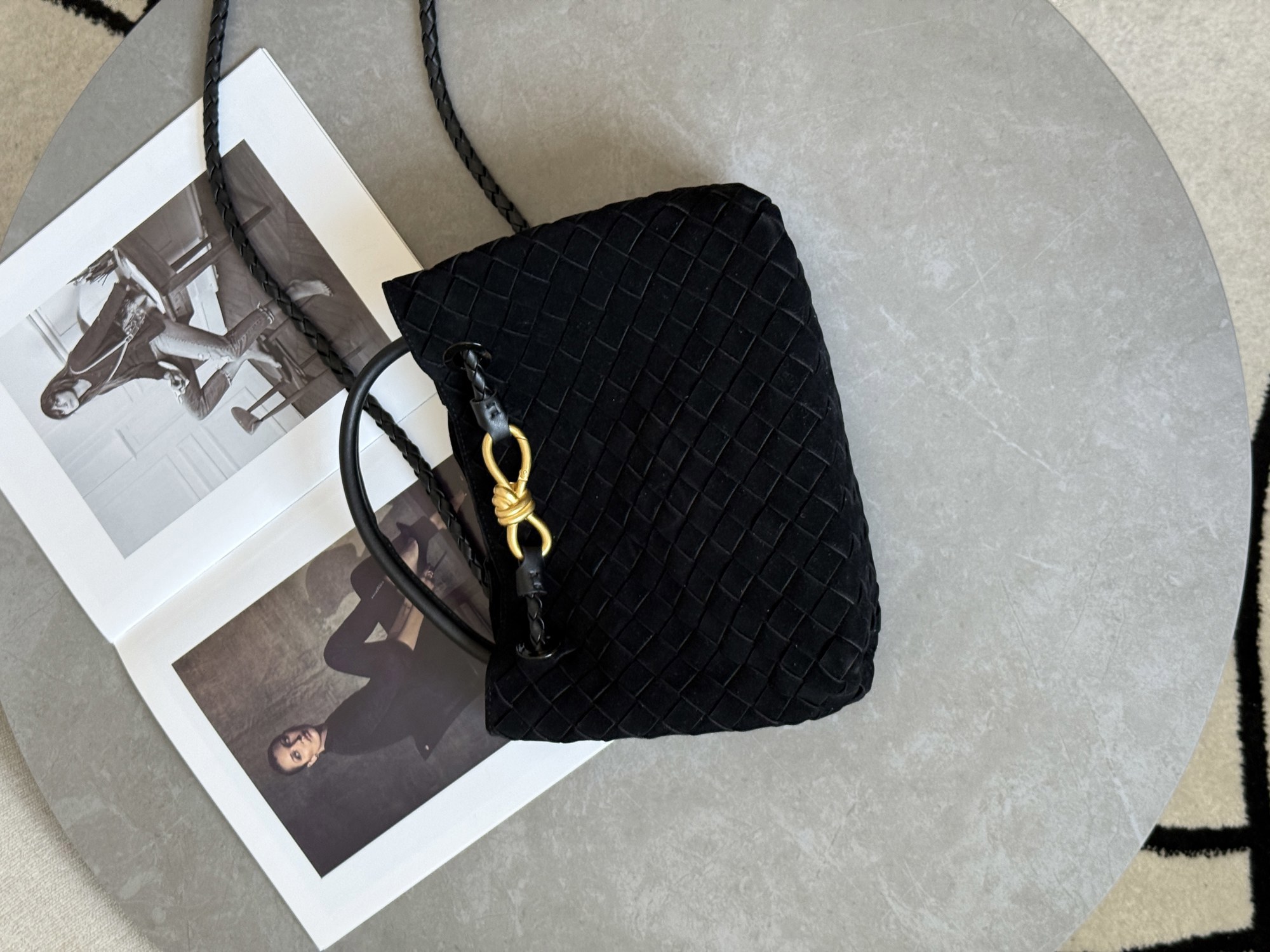 Bottega Veneta Small Andiamo Suede Black - 15