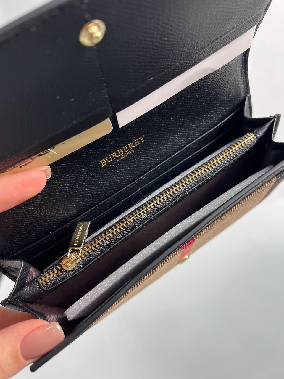 Burberry Credit Card Wallet Brown/Black - 16