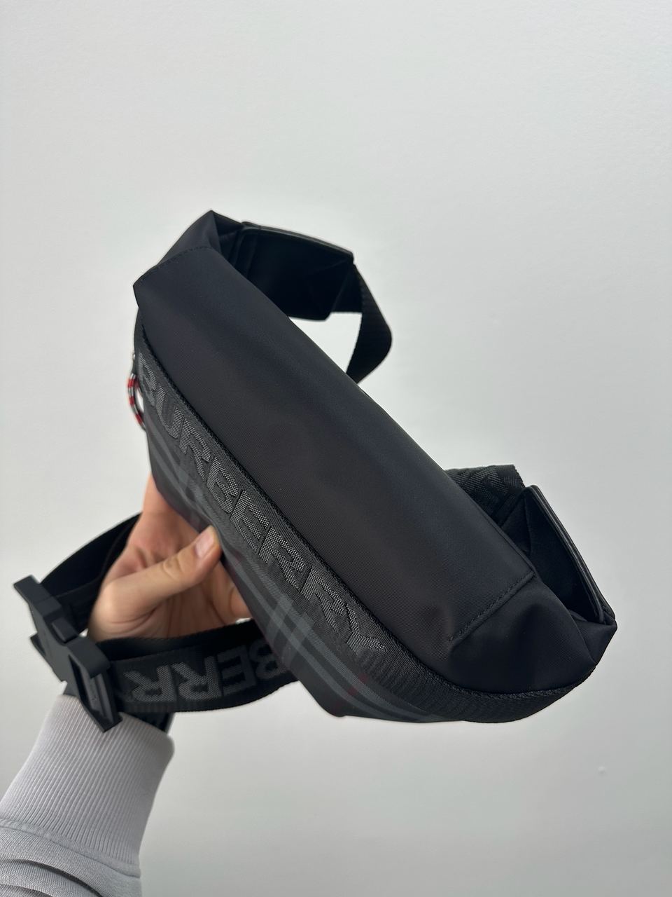 Burberry Men's Sonny Archive Grey Belt Bag - 11