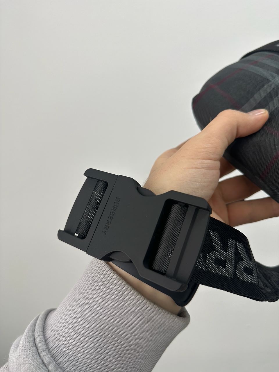 Burberry Men's Sonny Archive Grey Belt Bag - 13