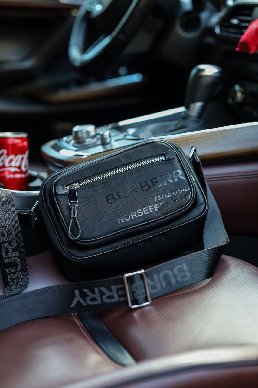 Burberry Paddy Bag in Black - 10