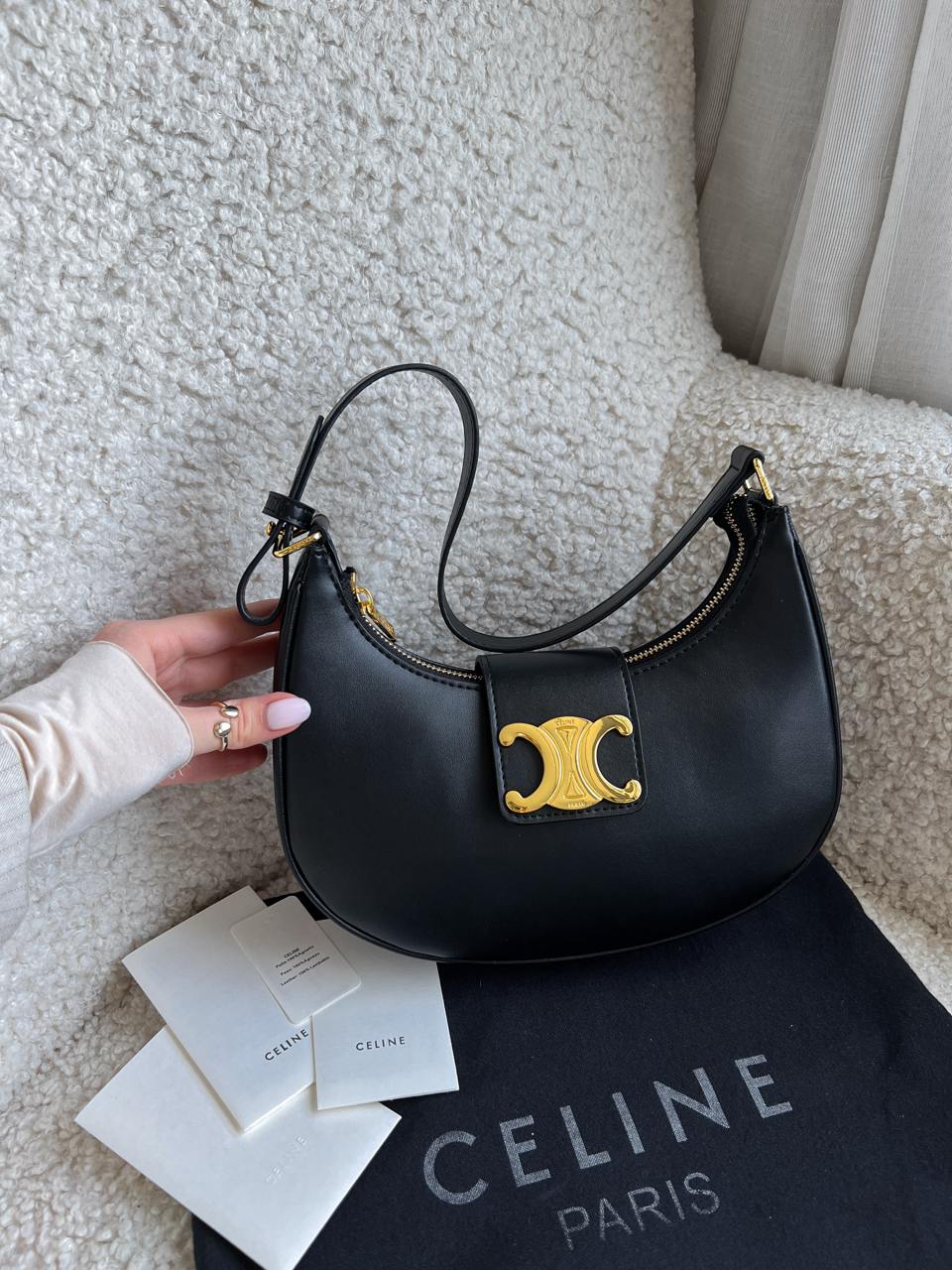Celine Ava Triomphe Medium Leather Shoulder Bag - 2