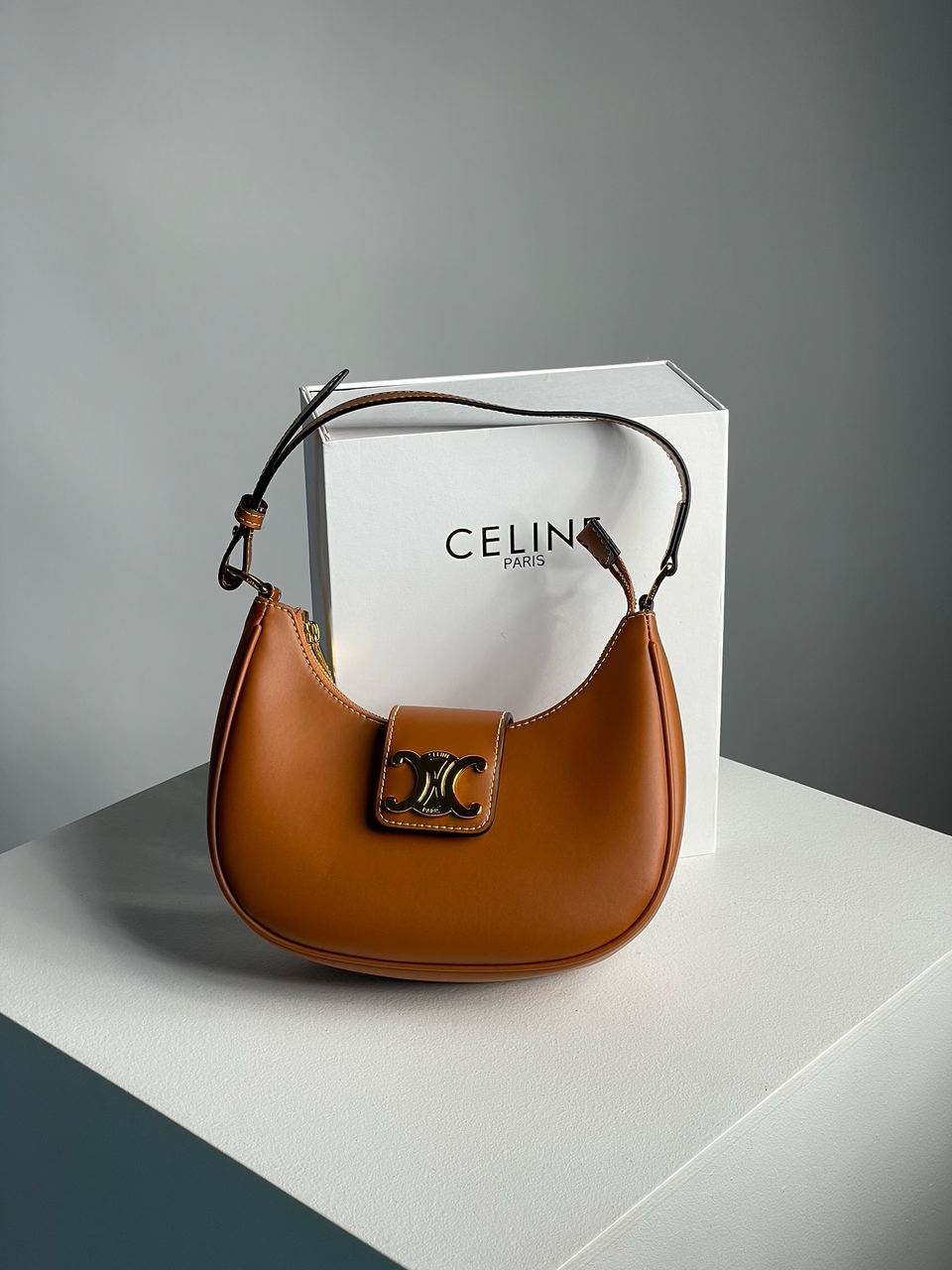 Celine Medium Ava Triomphe Bag in Smooth Calfskin Tan - 2