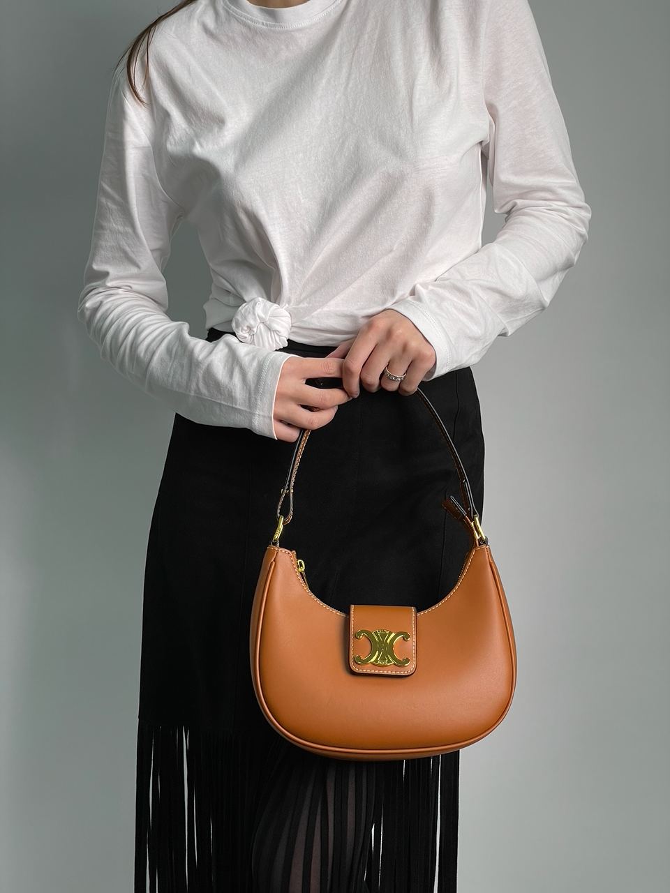 Celine Medium Ava Triomphe Bag in Smooth Calfskin Tan - 5