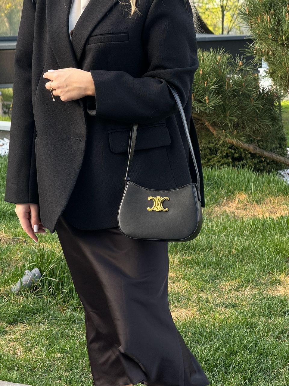 Celine Medium Tilly Bag in Shiny Calfskin Black - 8