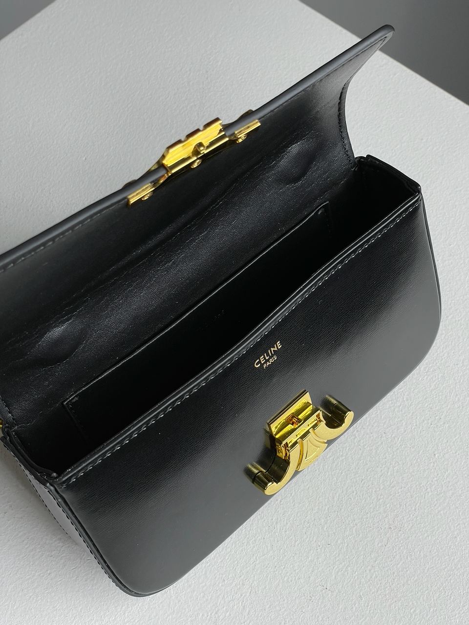 Celine Shoulder Bag Claude In Shiny Calfskin Black - 22