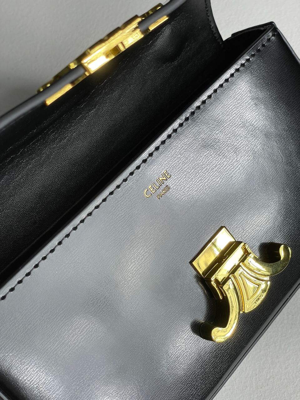 Celine Shoulder Bag Claude In Shiny Calfskin Black - 24