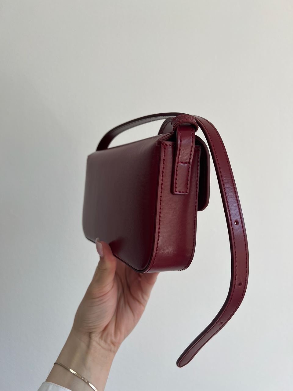 Celine Shoulder Bag Claude In Shiny Calfskin Burgundy - 5