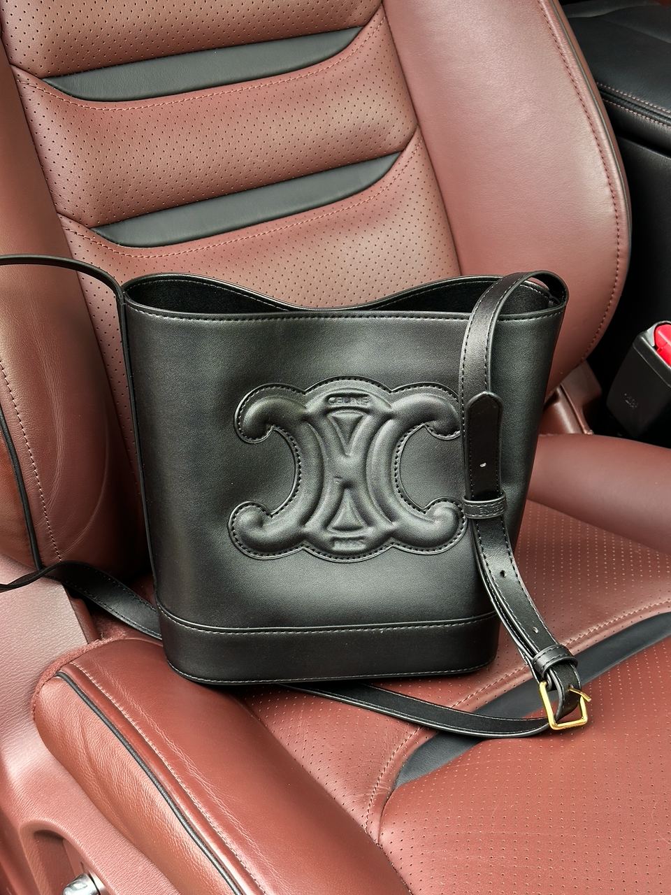 Celine Small Bucket Cuir Triomphe In Smooth Calfskin Tan Black - 5