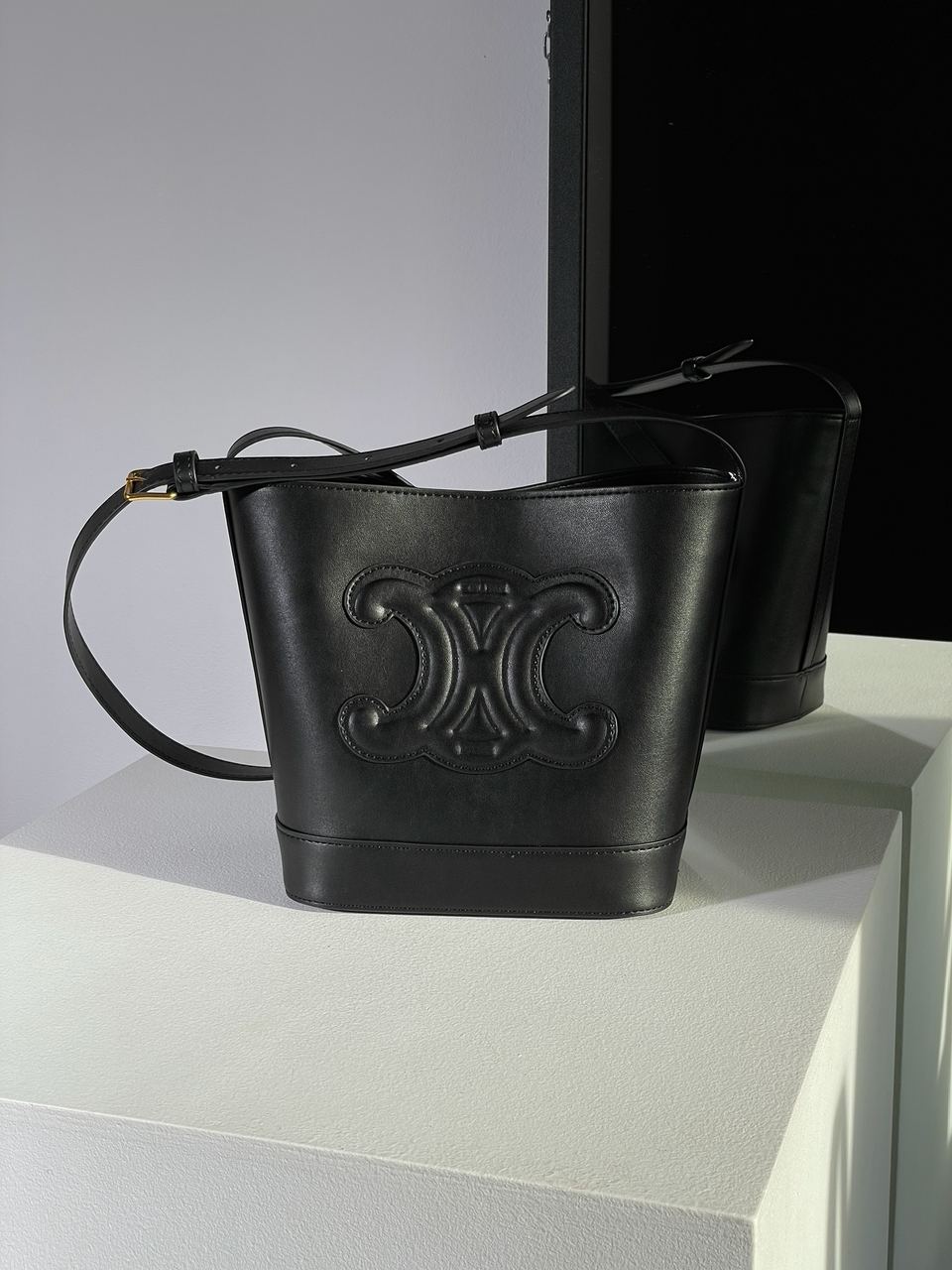 Celine Small Bucket Cuir Triomphe In Smooth Calfskin Tan Black - 9