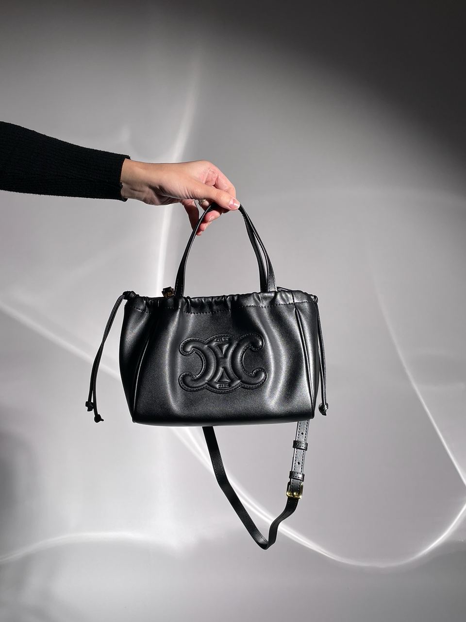 Celine Small Cabas Drawstring Cuir Triomphe In Smooth Calfskin Tan Black - 6