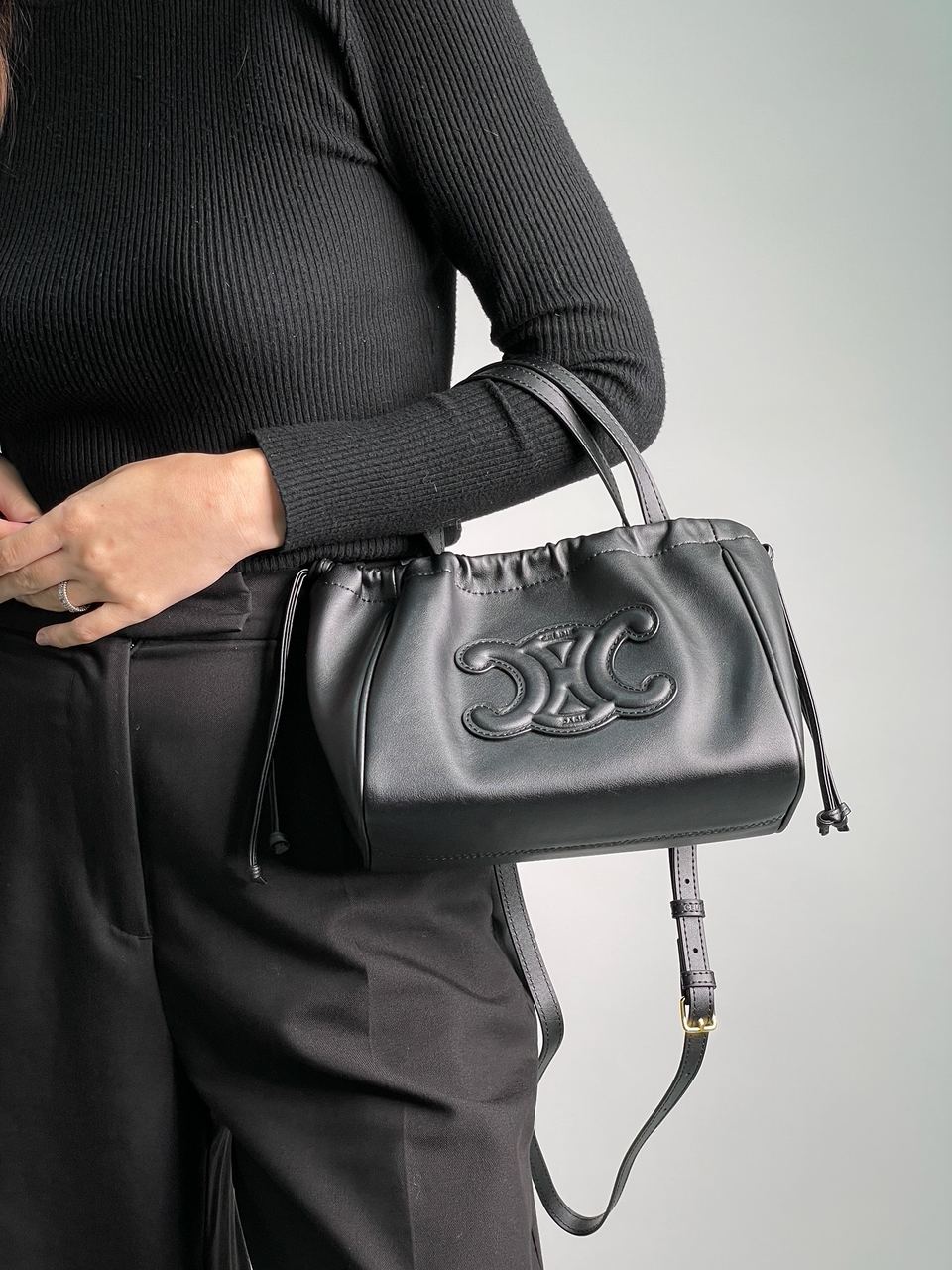 Celine Small Cabas Drawstring Cuir Triomphe In Smooth Calfskin Tan Black - 8