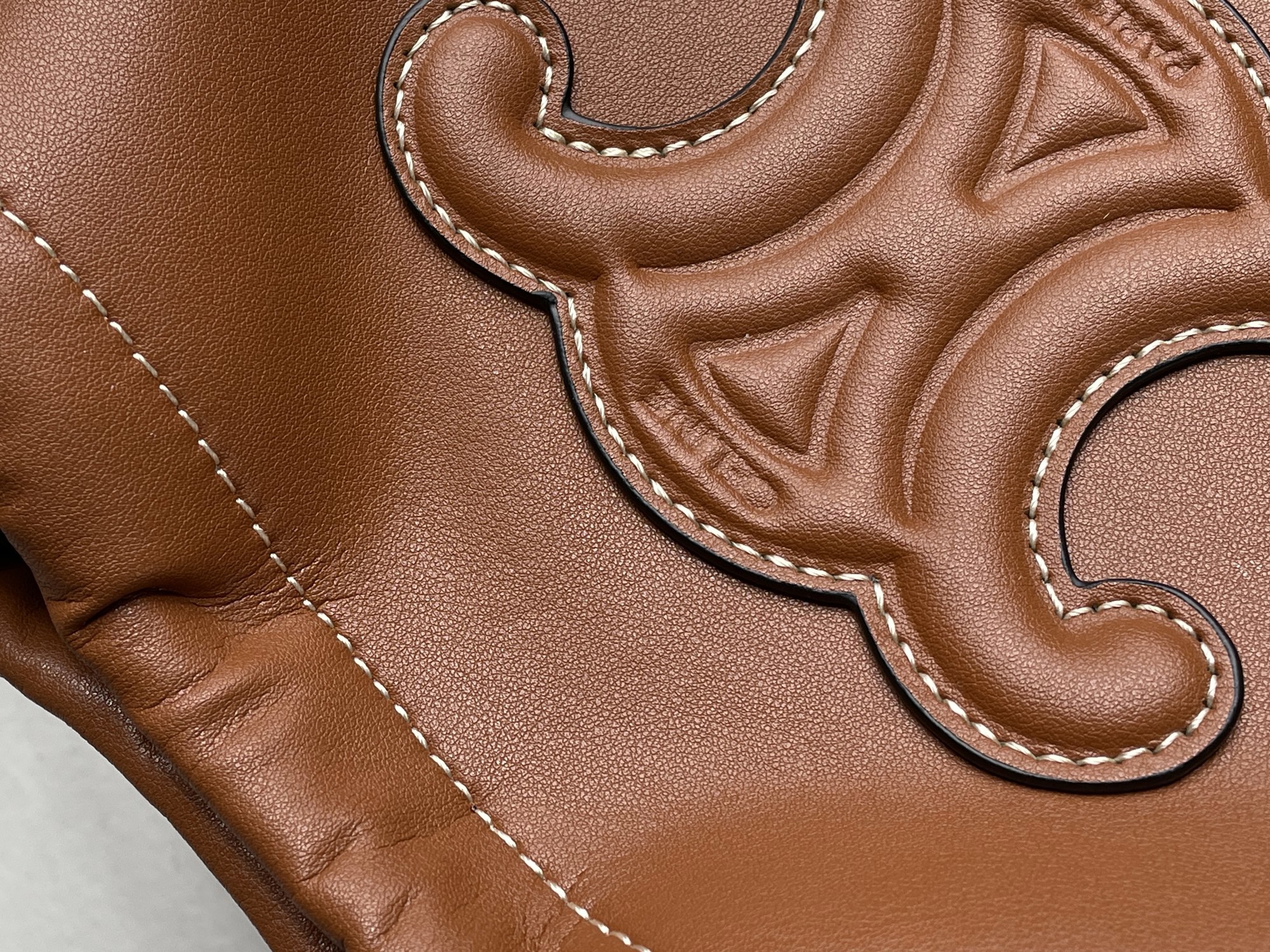 Celine Small Cabas Drawstring Cuir Triomphe In Smooth Calfskin - 4