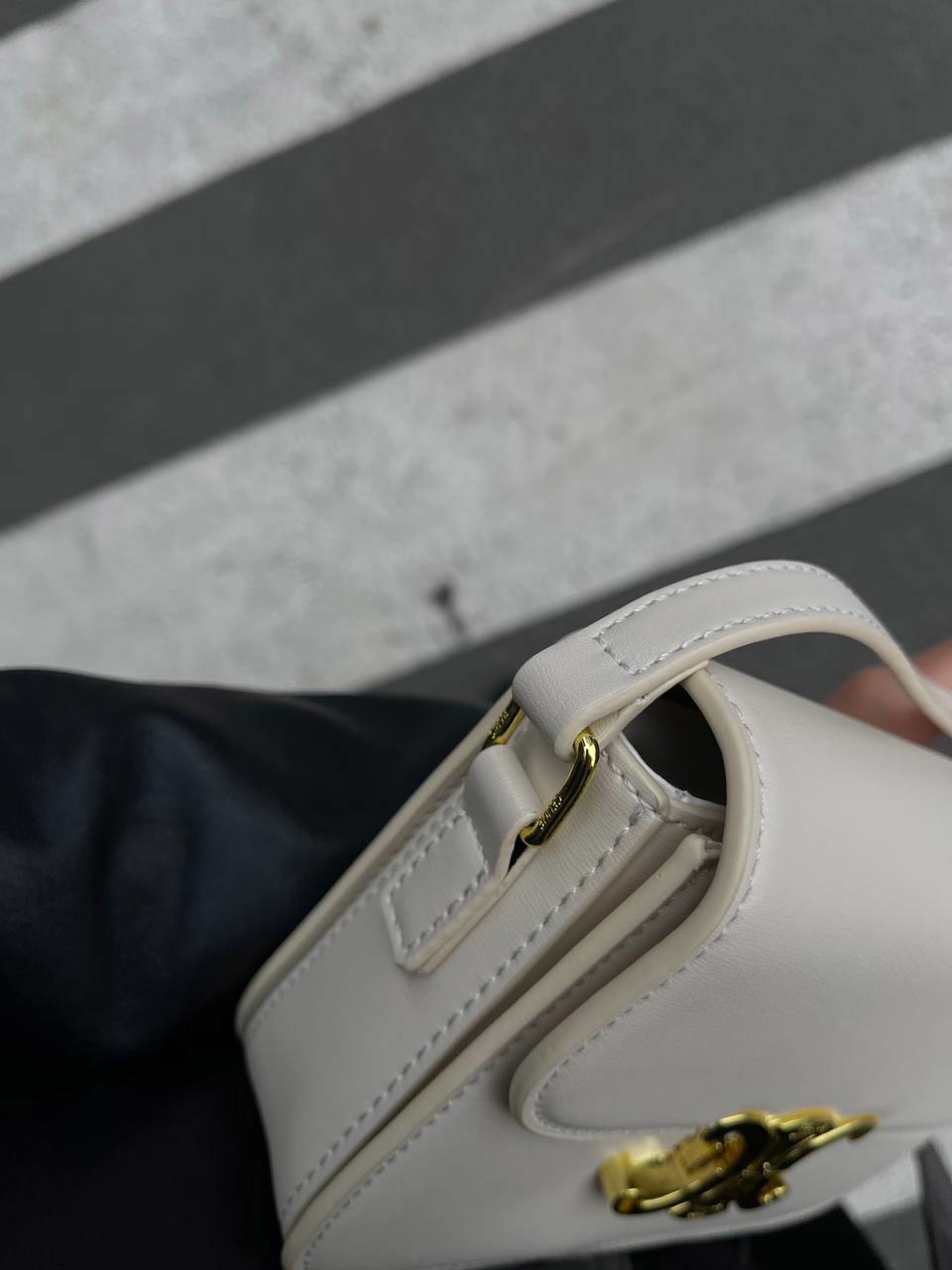 Celine Teen Triomphe Bag Cream in Shiny Calfskin [оригінальна кор - 12