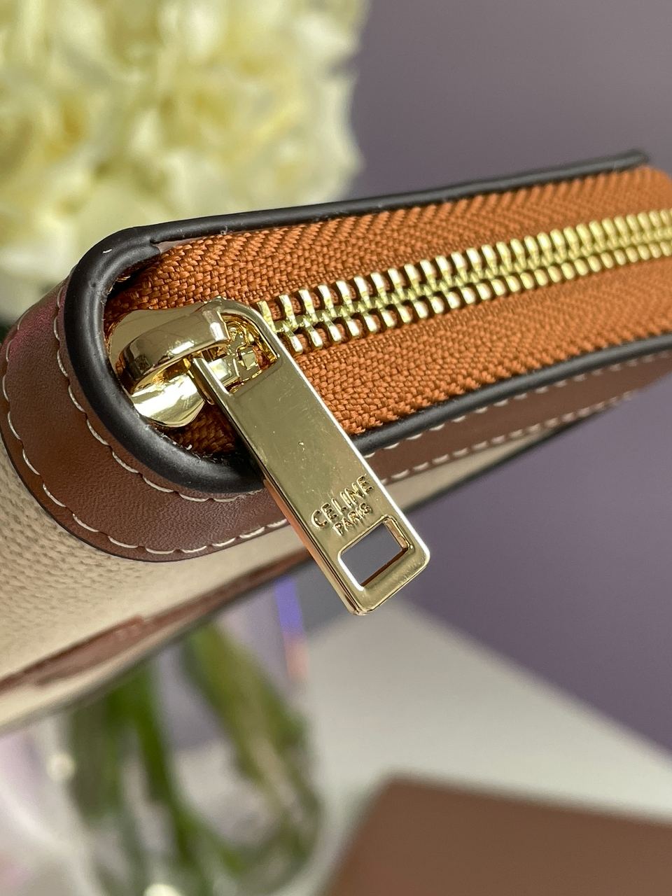 Celine Zipped Wallet Cuir Triomphe in Textile and Calfskin Natural/Tan - 12