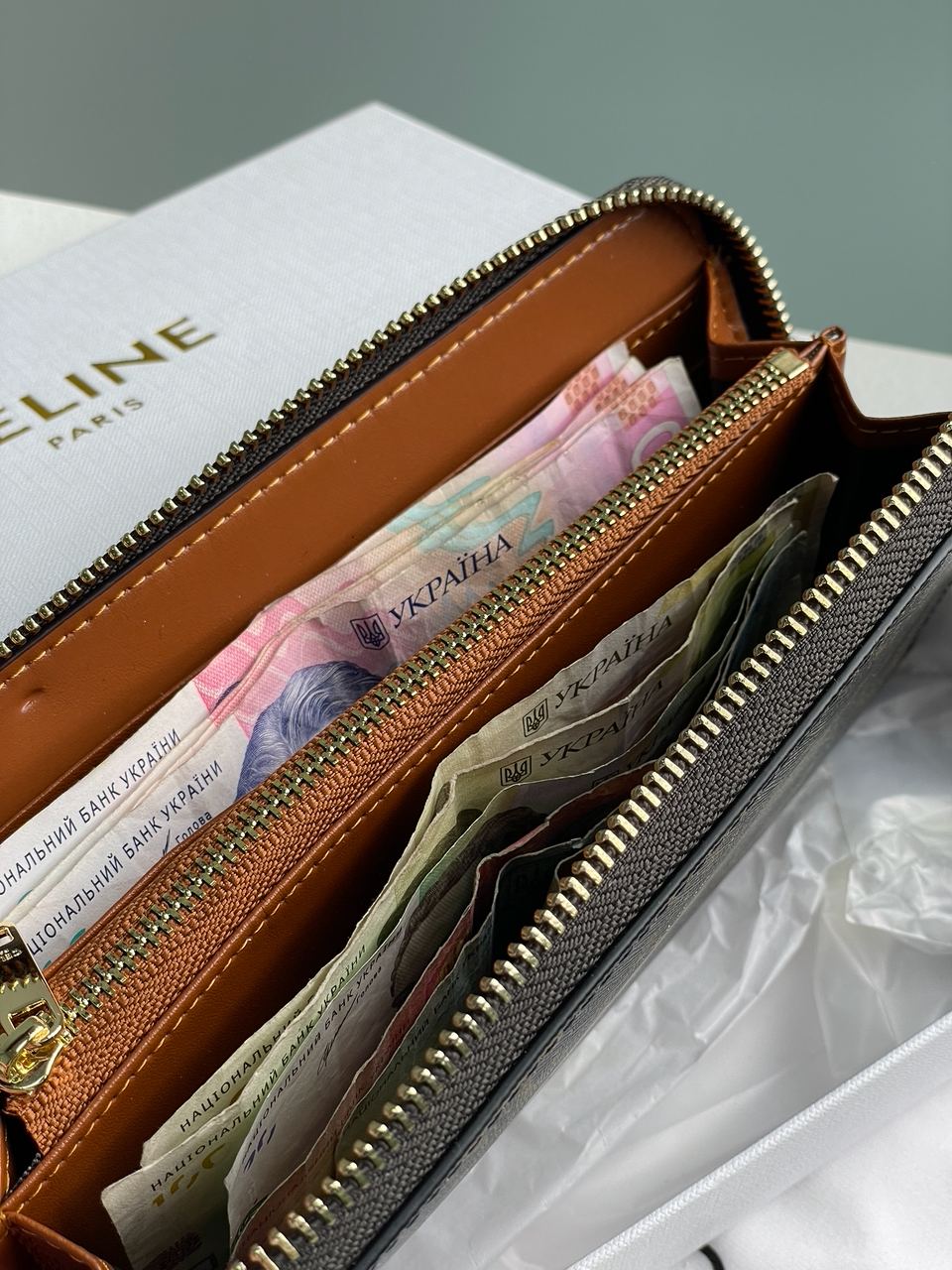 Celine Zipped Wallet Cuir Triomphe in Textile and Calfskin Natural/Tan - 13