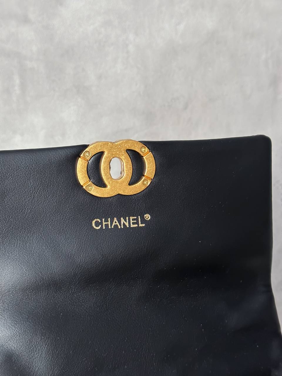 Chanel 19 Large Handbag Black/Gold - 5