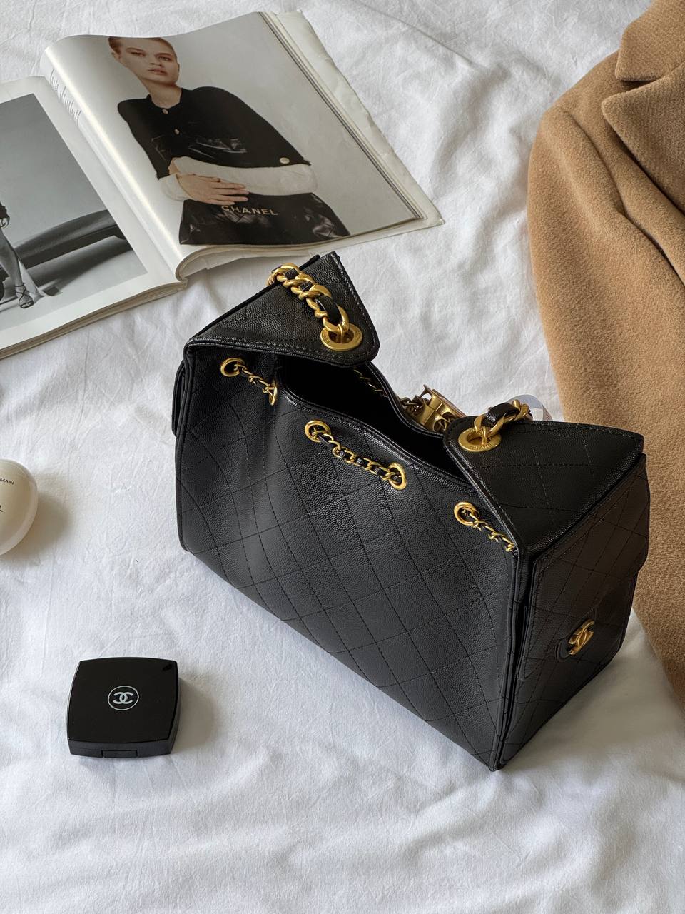Chanel 25 Handbag in Black With Gold Hardware - 9