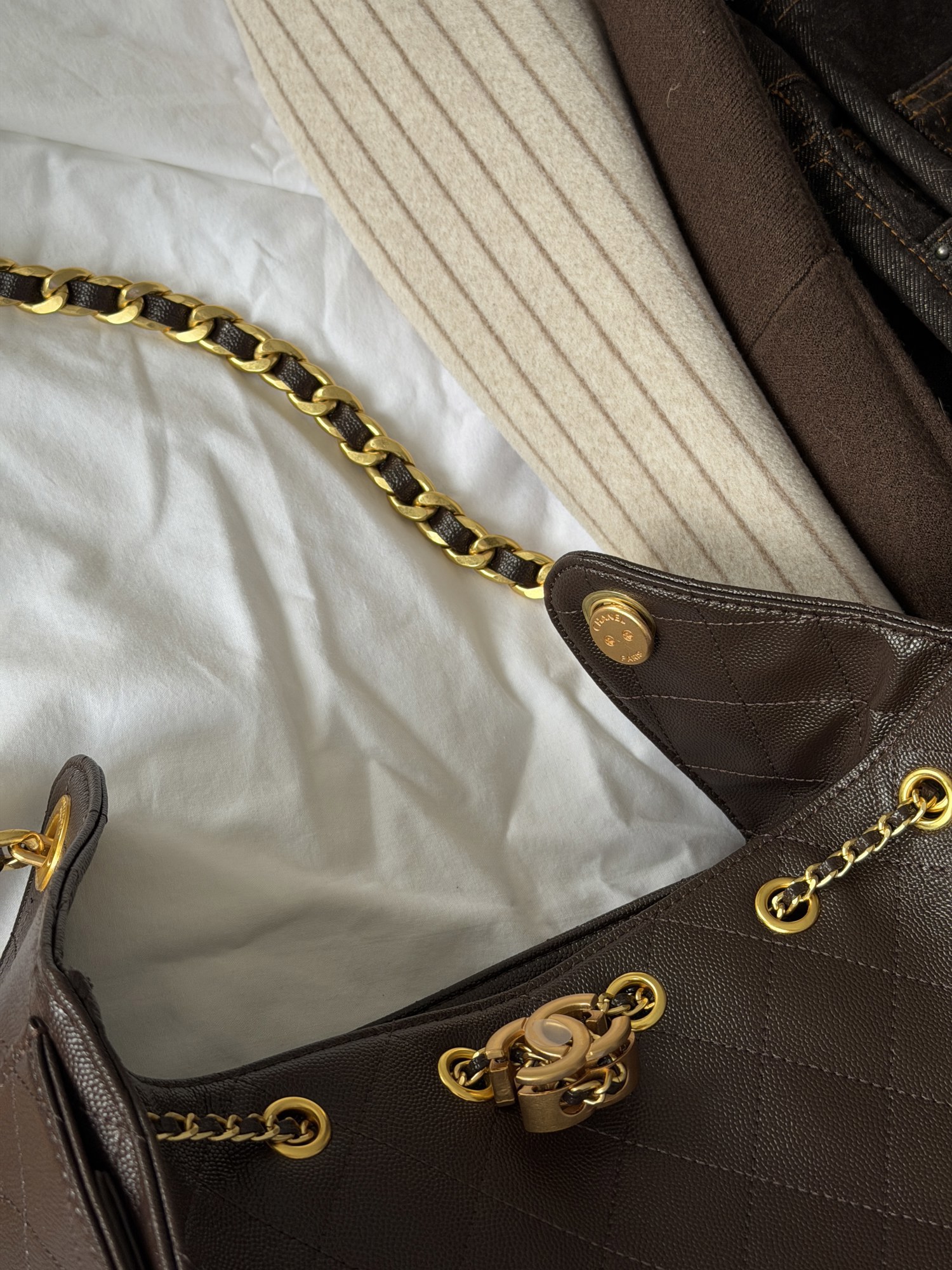 Chanel 25 Small Handbag Brown/Gold - 9