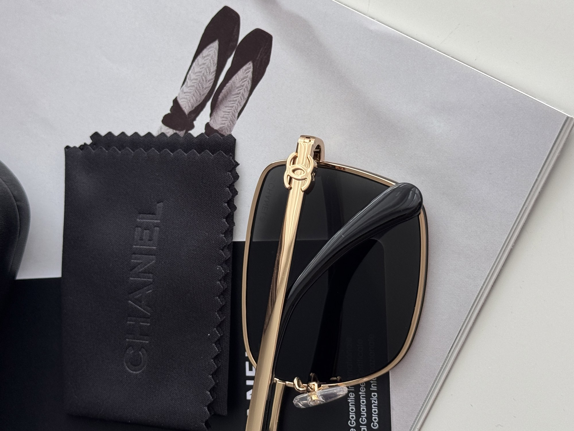 Chanel Black/Gold 2219 C.124 S - 10