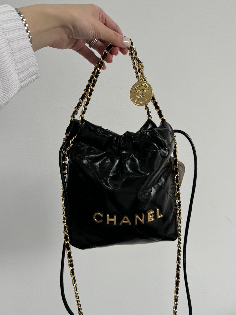 Chanel Black Quilted Calfskin Mini 22 Bag Gold Hardware - 16