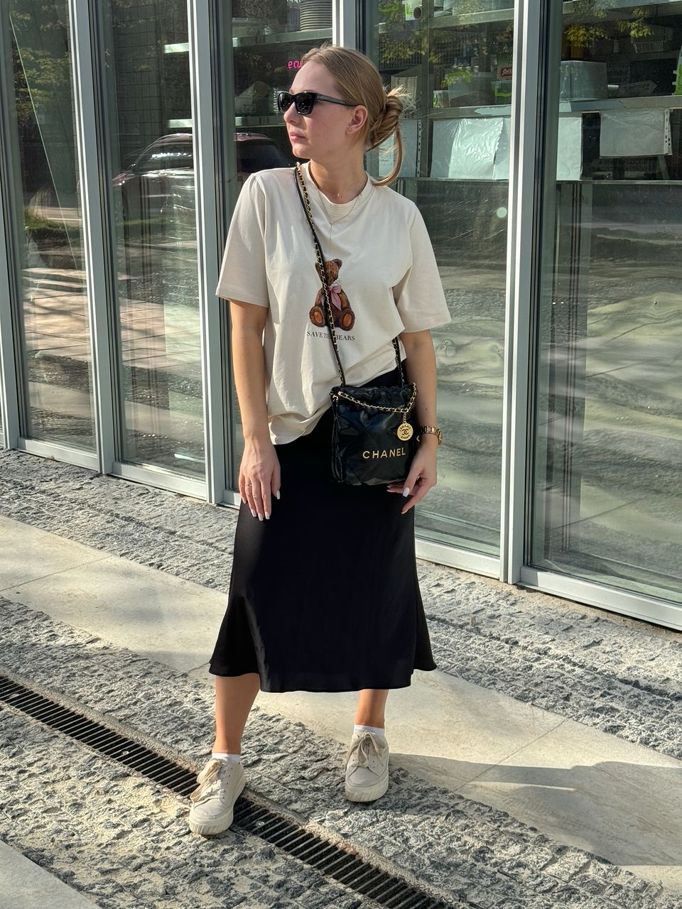 Chanel Black Quilted Calfskin Mini 22 Bag Gold Hardware - 8