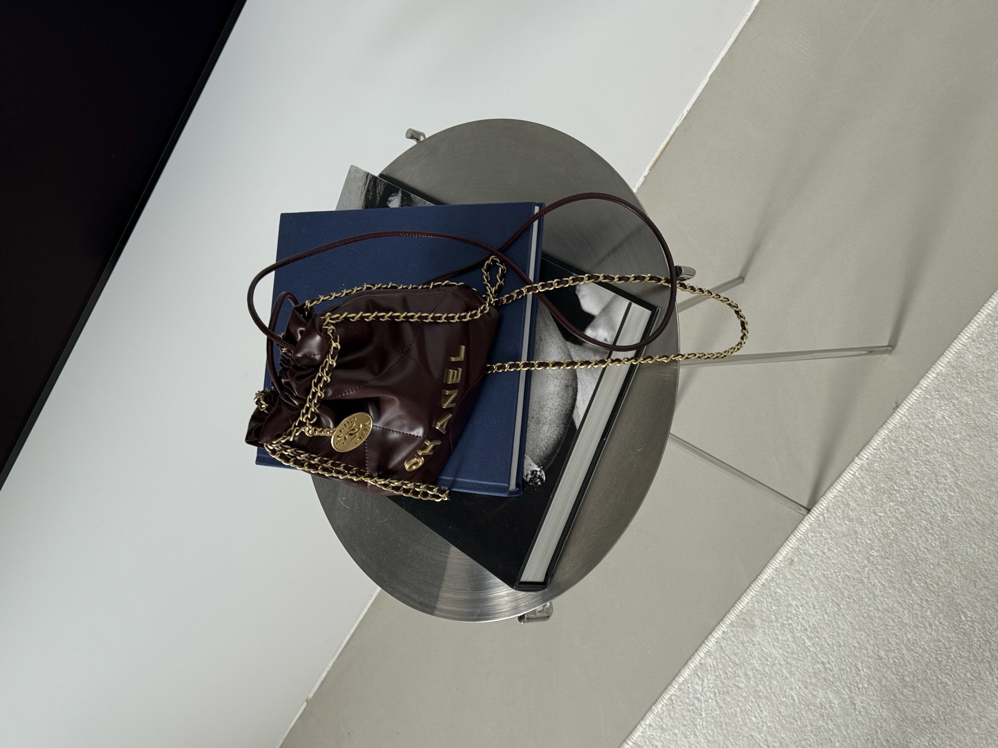 Chanel Burgundy Quilted Calfskin Mini 20 Bag Gold Hardware Магніт - 10