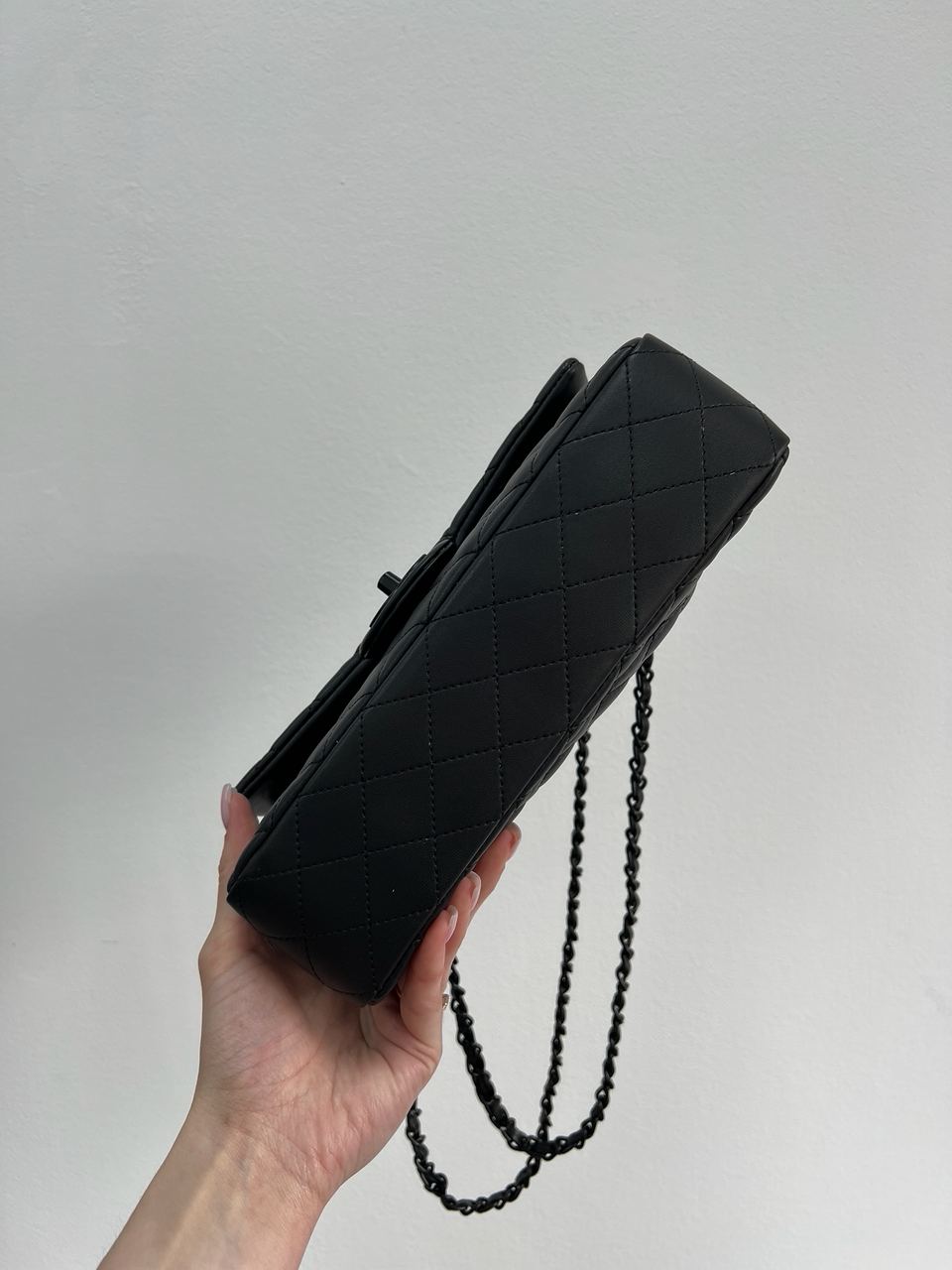 Chanel Classic 2.55 Medium Double Flap in Black - 7