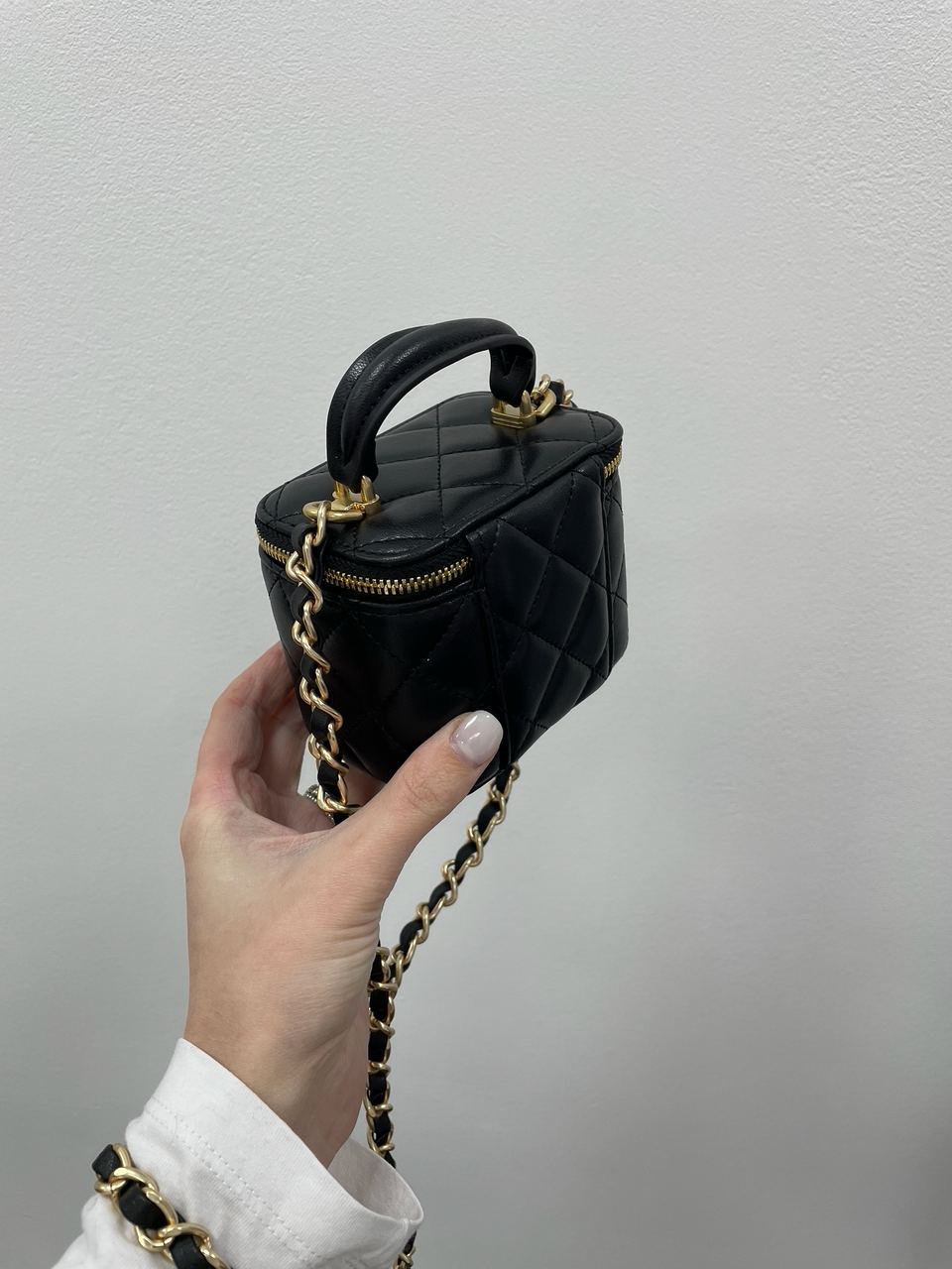 Chanel Classic Black Lambskin Pearl Crush Mini Vanity Case - 10