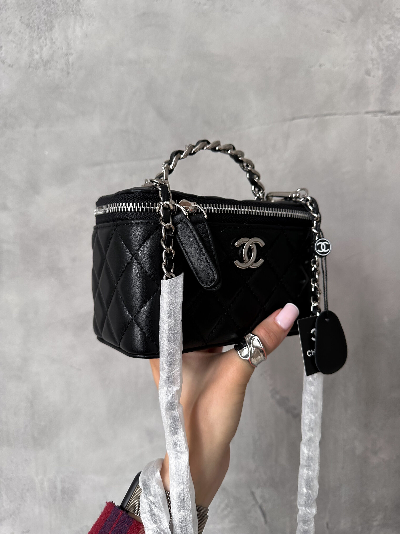 Chanel Classic Black Lambskin Pearl Crush Vanity Bag Silver - 2