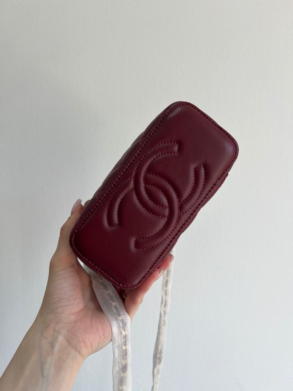 Chanel Classic Burgundy Lambskin Pearl Crush Vanity Bag Gold - 8