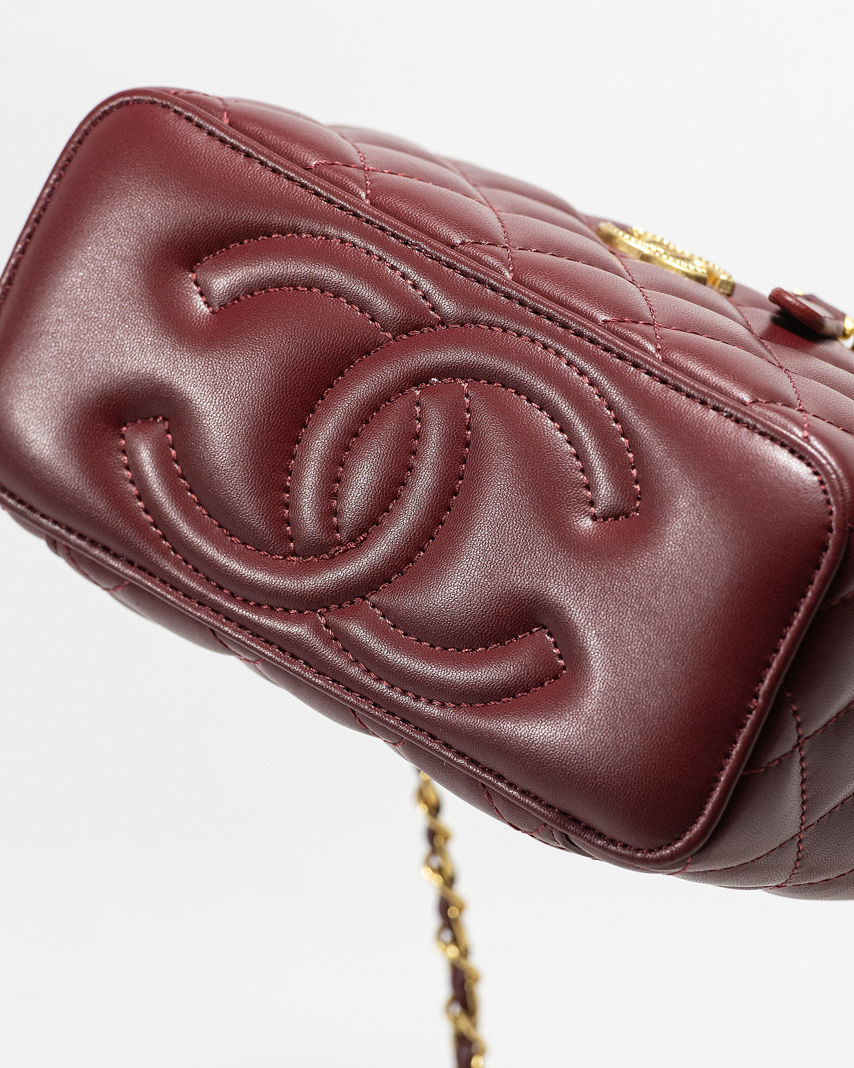 Chanel Classic Burgundy Lambskin Pearl Crush Vanity Bag Gold - 10