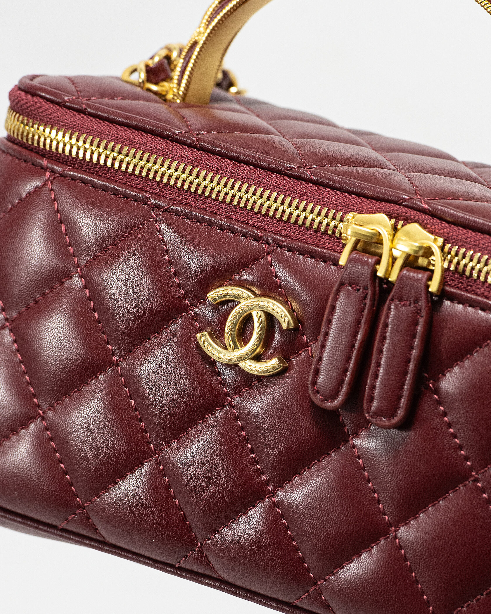 Chanel Classic Burgundy Lambskin Pearl Crush Vanity Bag Gold - 9
